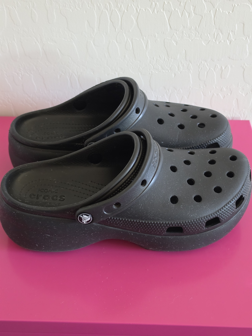Black Crocs Classic Clog - Unisex - Picture 4 of 5